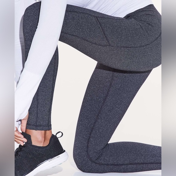 Lululemon Speed Up Tight *28” SIZE 6 - Picture 7 of 16